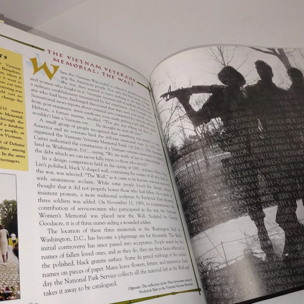 10,000 Days of Thunder: A History of‎ the Vietnam War